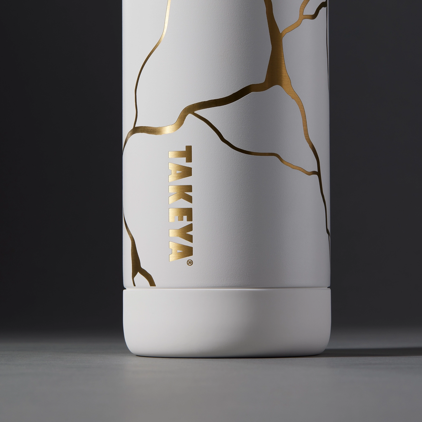 kintsugi-water-bottle-with-straw-lid-v1 51389-TK_HO25_Kintsugi_Takeya9236_Crop.png